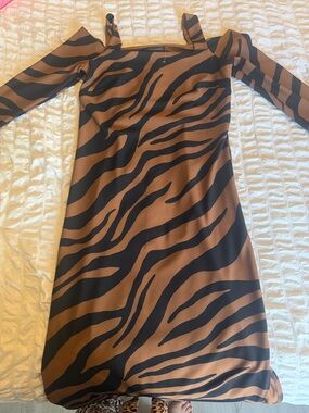 Boston Proper Black and Brown Zebra-Print Cold-Shoulder Long Sleeve Dress